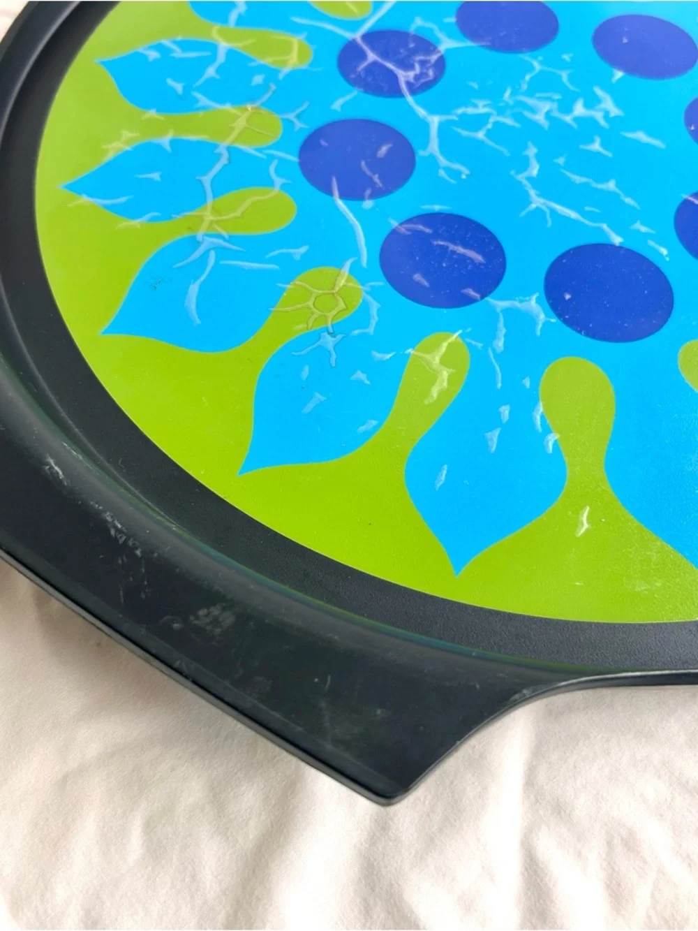 Rubbermaid Retro Round Lazy Susan Tray with Blue Floral Sunburst on Green
